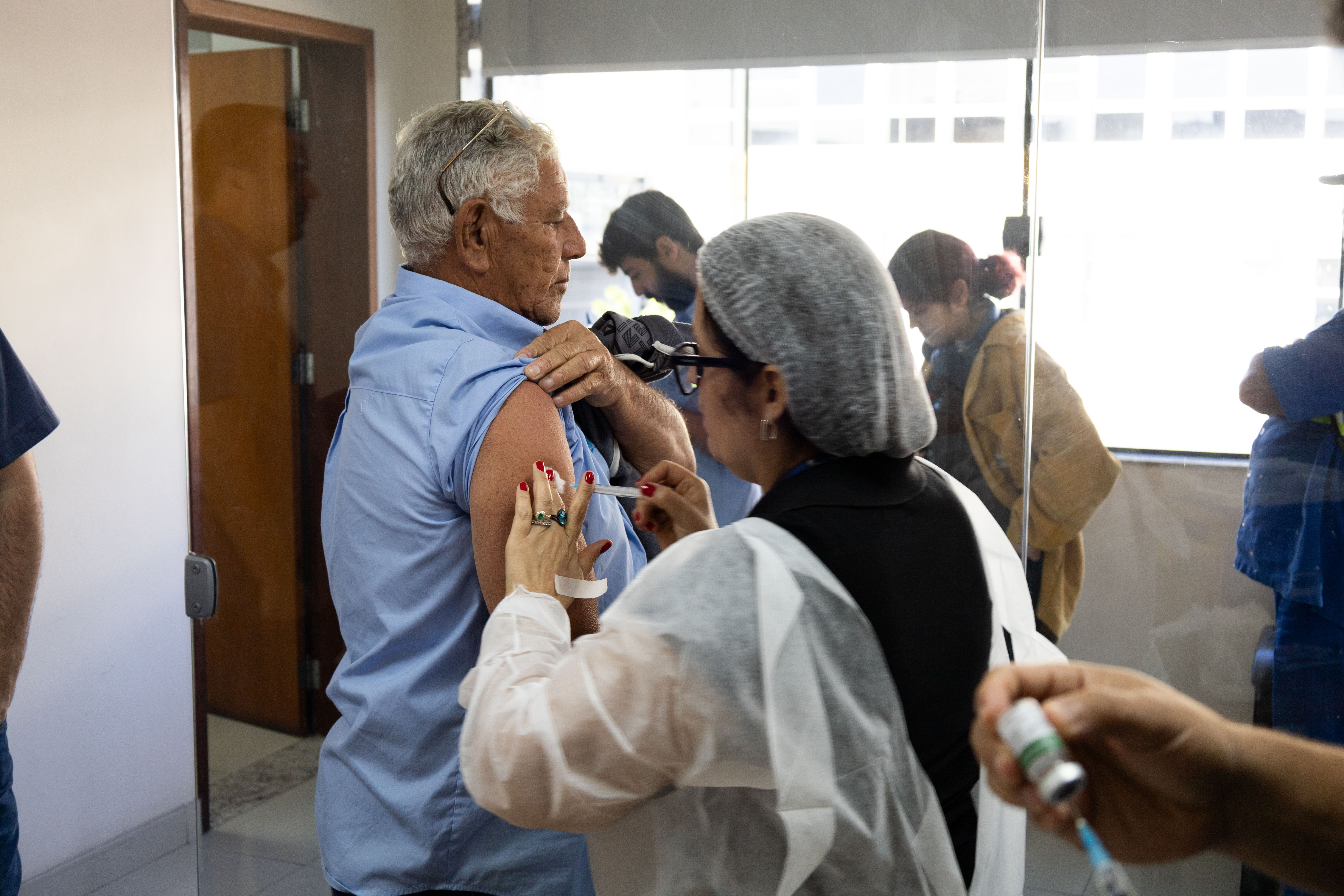 Secretaria Municipal de Sade (SMS) amplia vacinao contra a gripe para funcionrios do Saae-VR