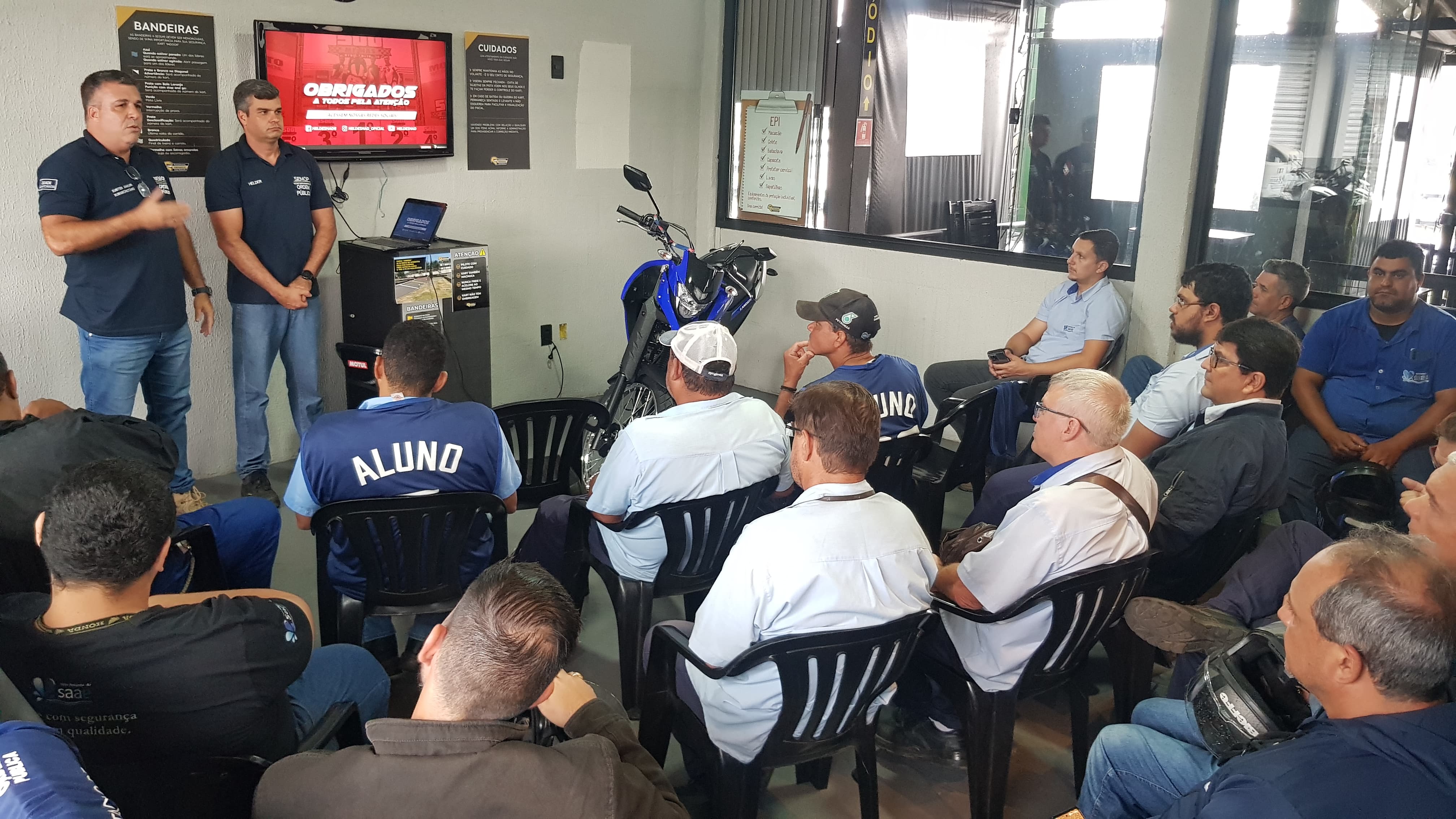 Servidores do Saae-VR participam da capacitao de pilotagem segura com a Semop