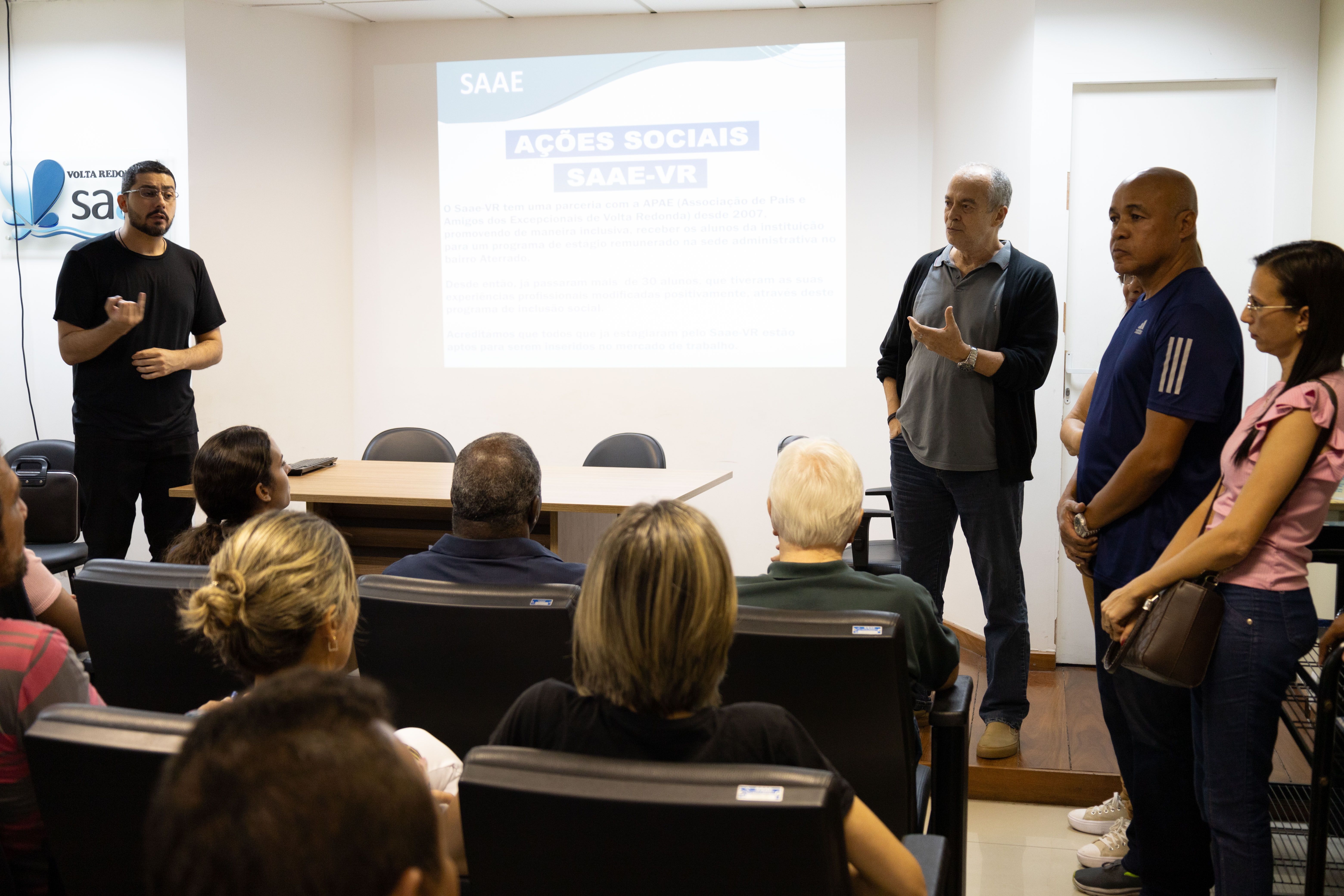 Saae-VR contrata jovens do projeto 'Diploma Cidado' para estgio