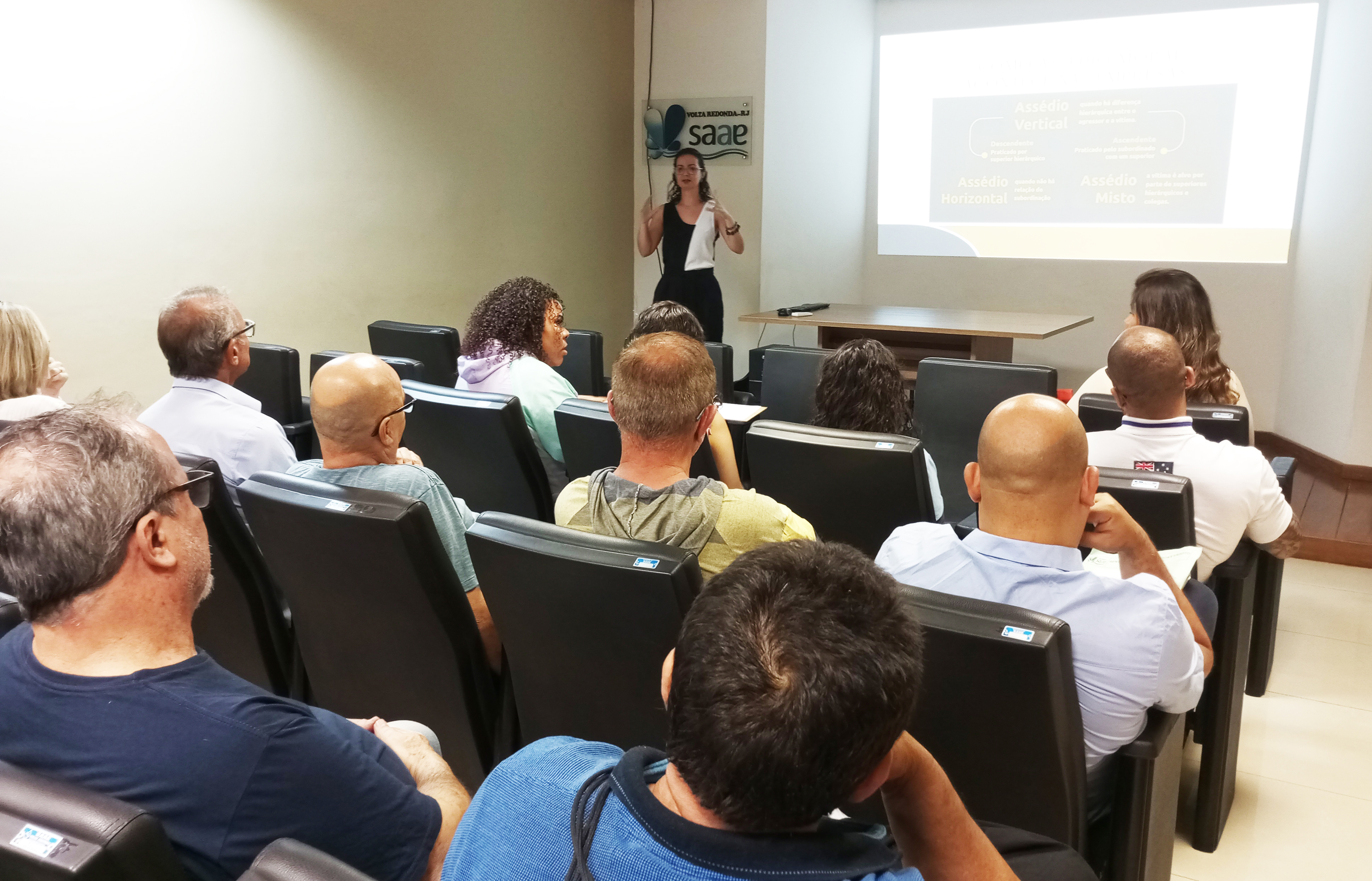 Saae-VR realiza palestra para funcionrios sobre assdio moral e violncia no trabalho